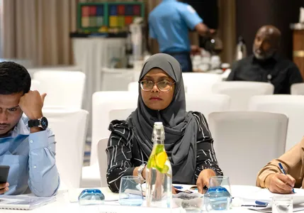 ޕީޖީ އޮފީހުގެ "ބަންދު ފޯރަމް" - photo 21