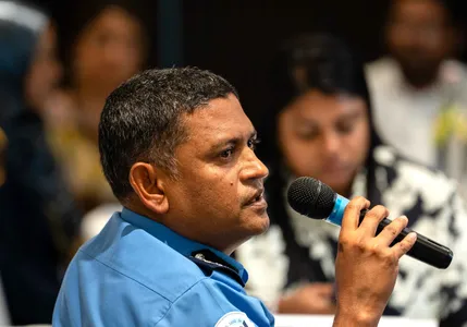 ޕީޖީ އޮފީހުގެ "ބަންދު ފޯރަމް" - photo 38