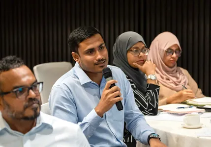 ޕީޖީ އޮފީހުގެ "ބަންދު ފޯރަމް" - photo 41