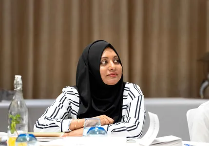 ޕީޖީ އޮފީހުގެ "ބަންދު ފޯރަމް" - photo 26
