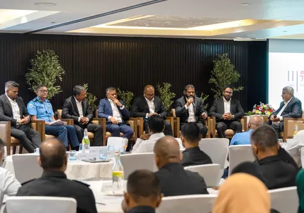 ޕީޖީ އޮފީހުގެ "ބަންދު ފޯރަމް" - photo 32