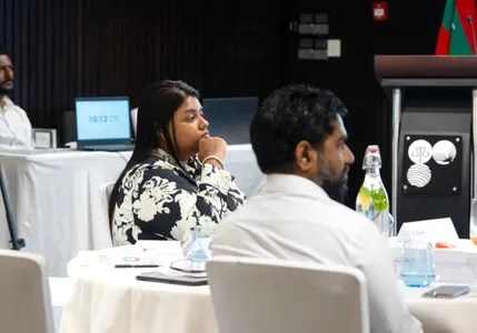 ޕީޖީ އޮފީހުގެ "ބަންދު ފޯރަމް" - photo 9