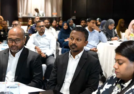 ޕީޖީ އޮފީހުގެ "ބަންދު ފޯރަމް" - photo 14