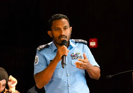 ޕީޖީ އޮފީހުގެ "ބަންދު ފޯރަމް" - photo 34