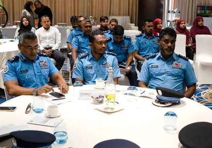 ޕީޖީ އޮފީހުގެ "ބަންދު ފޯރަމް" - photo 29