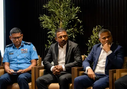 ޕީޖީ އޮފީހުގެ "ބަންދު ފޯރަމް" - photo 30