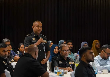 ޕީޖީ އޮފީހުގެ "ބަންދު ފޯރަމް" - photo 7