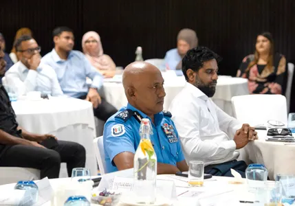 ޕީޖީ އޮފީހުގެ "ބަންދު ފޯރަމް" - photo 5