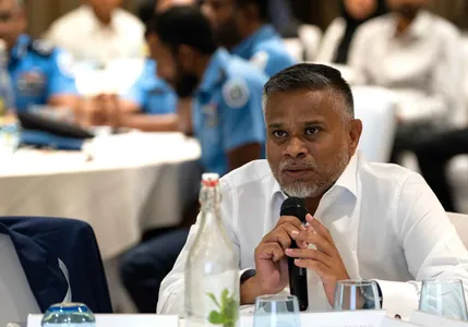 ޕީޖީ އޮފީހުގެ "ބަންދު ފޯރަމް" - photo 40