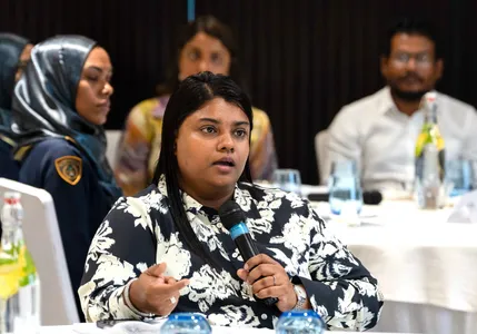 ޕީޖީ އޮފީހުގެ "ބަންދު ފޯރަމް" - photo 10